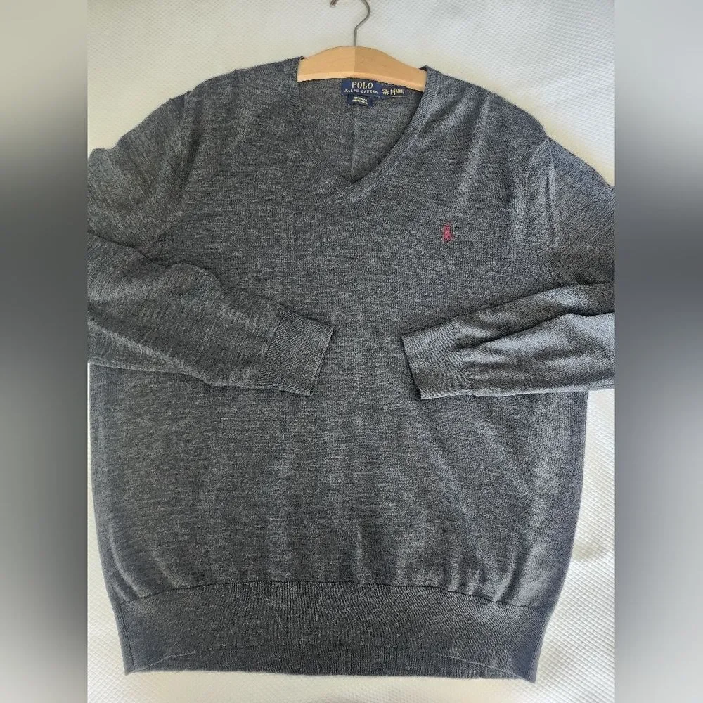 Ralph Lauren Men's V-Neck Gray Sweater